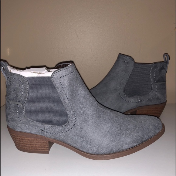 NWT QUPID REAL Suede Slip On Ankle Booties / Boots - Picture 6 of 8